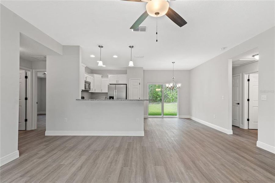 Spacious, unfurnished interior of a new home in , Ocala (Image 14).