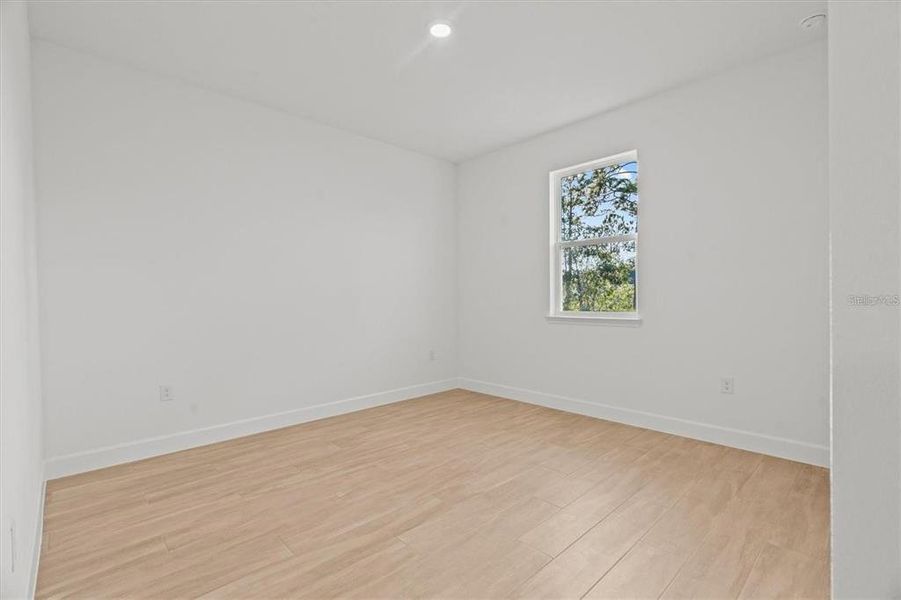 Spacious, unfurnished interior of a new home in , Orlando (Image 17).
