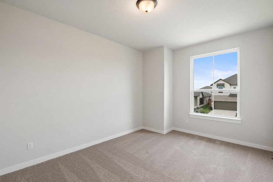 Spacious, unfurnished interior of a new home in Lariat, Liberty Hill (Image 19).