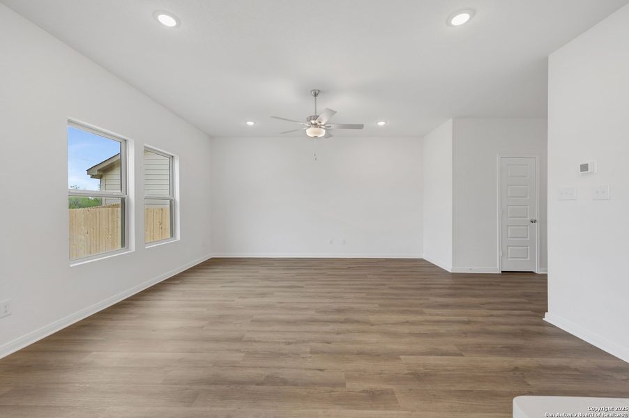 Spacious, unfurnished interior of a new home in Paloma Park, Converse (Image 32).