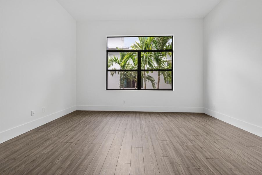 Spacious, unfurnished interior of a new home in , Palm Beach Gardens (Image 62).