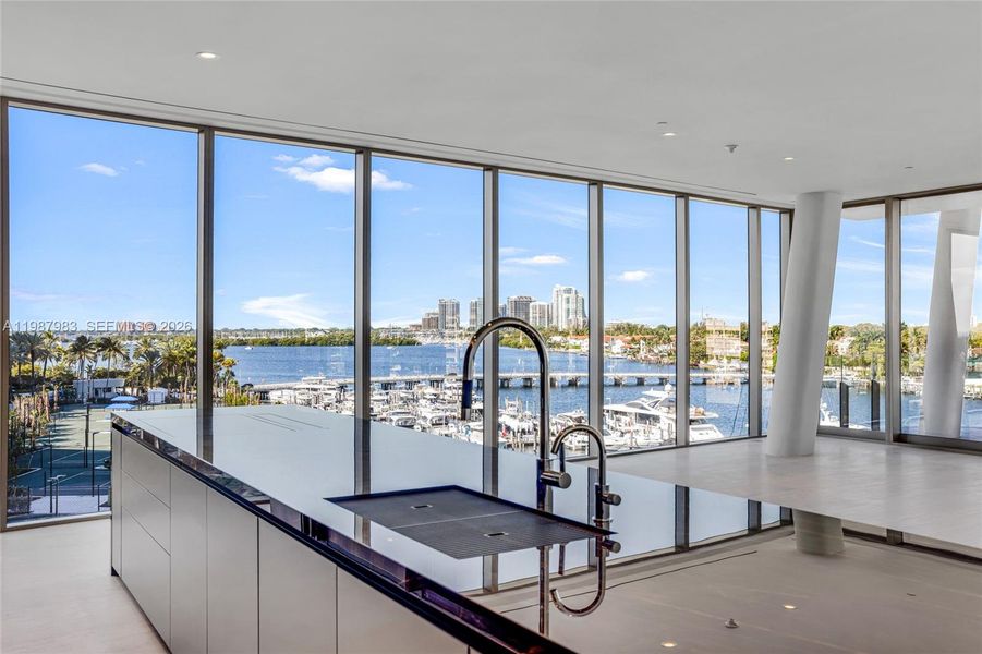 Community amenities in , Miami (Image 66).