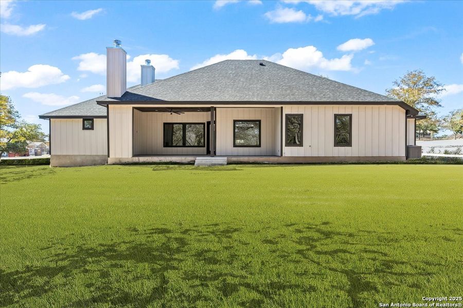 Exterior details and patio area of a home in , La Vernia (Image 28).