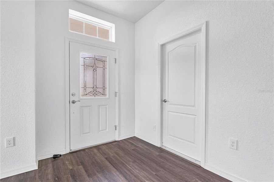 Spacious, unfurnished interior of a new home in Sand Lake Groves, Bartow (Image 12). Spacious, unfurnished interior of a new home in Sand Lake Groves, Bartow (Image 12).