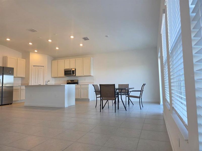 Furnished interior view inside a new home in , Kissimmee (Image 13).