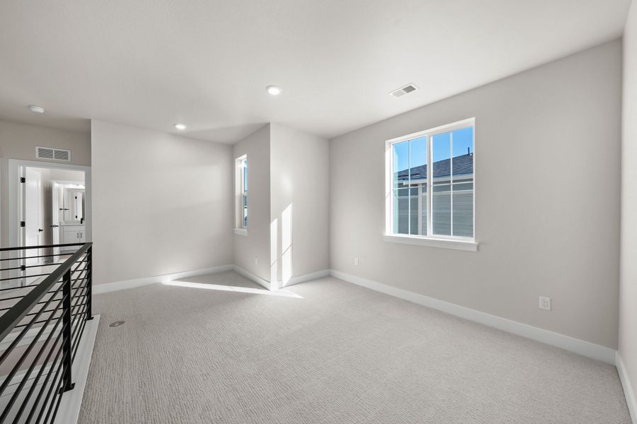Spacious, unfurnished interior of a new home in Trumark Homes at Sterling Ranch, Littleton (Image 20).