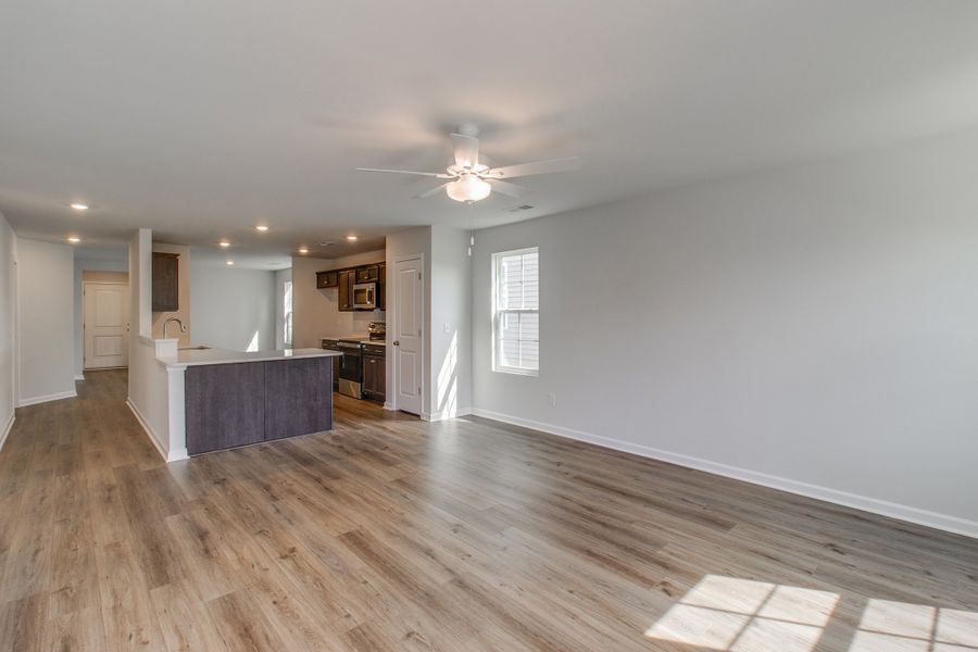 Spacious, unfurnished interior of a new home in Bluefield, Lexington (Image 21). Spacious, unfurnished interior of a new home in Bluefield, Lexington (Image 21).