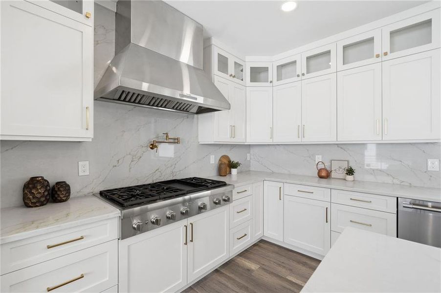 Furnished interior view inside a new home in , Roswell (Image 8).