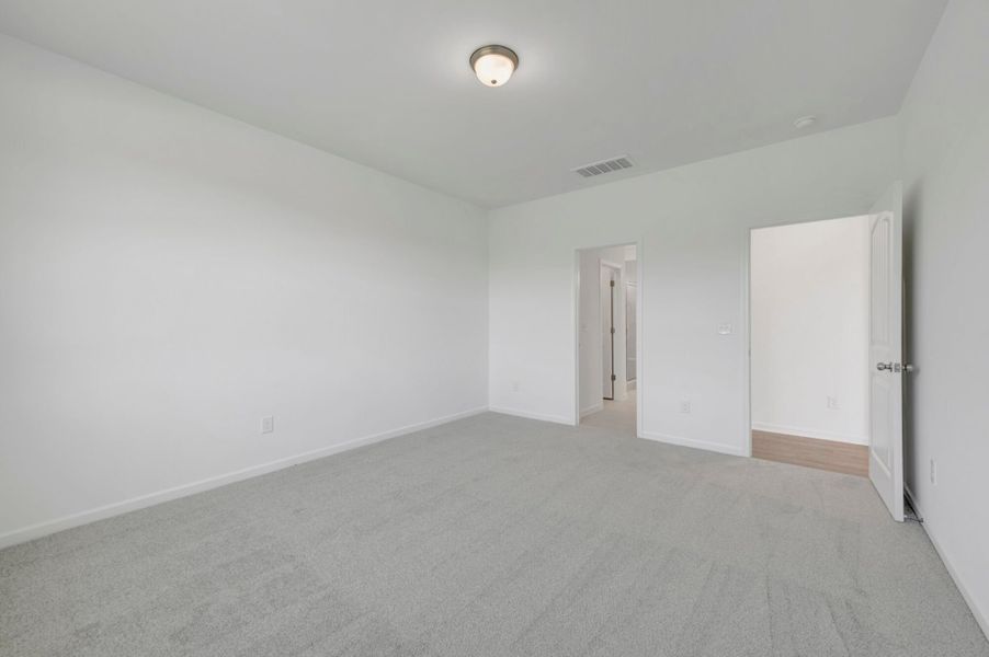 Spacious, unfurnished interior of a new home in Providence Creek, Fuquay Varina (Image 23).