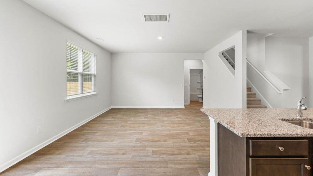 Spacious, unfurnished interior of a new home in Rivers Reach, Yemassee (Image 10).