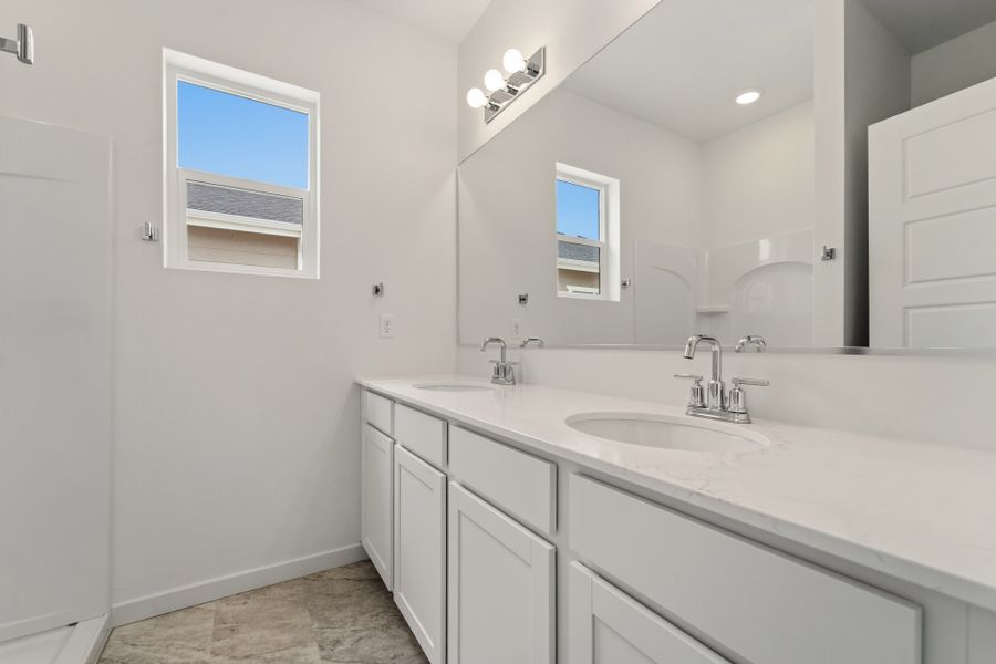 507 85th Ave. Ct.: Owner's Suite Bathroom