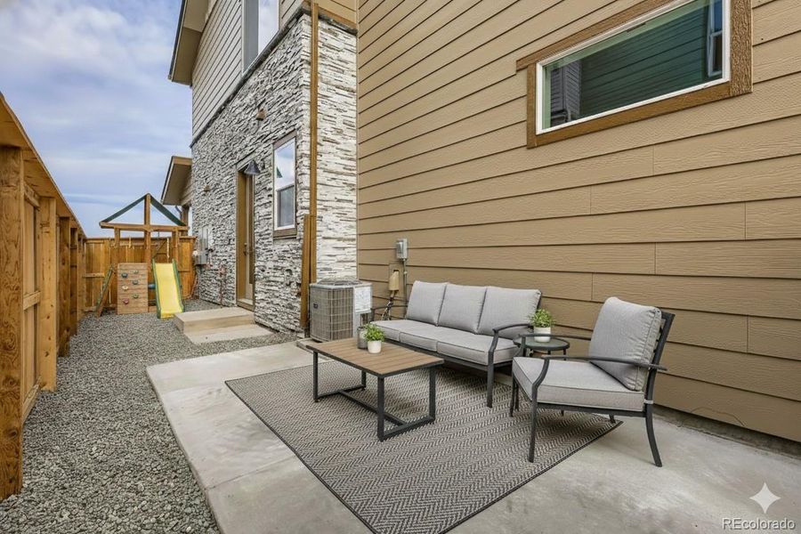 Virutally Staged : side yard / porch