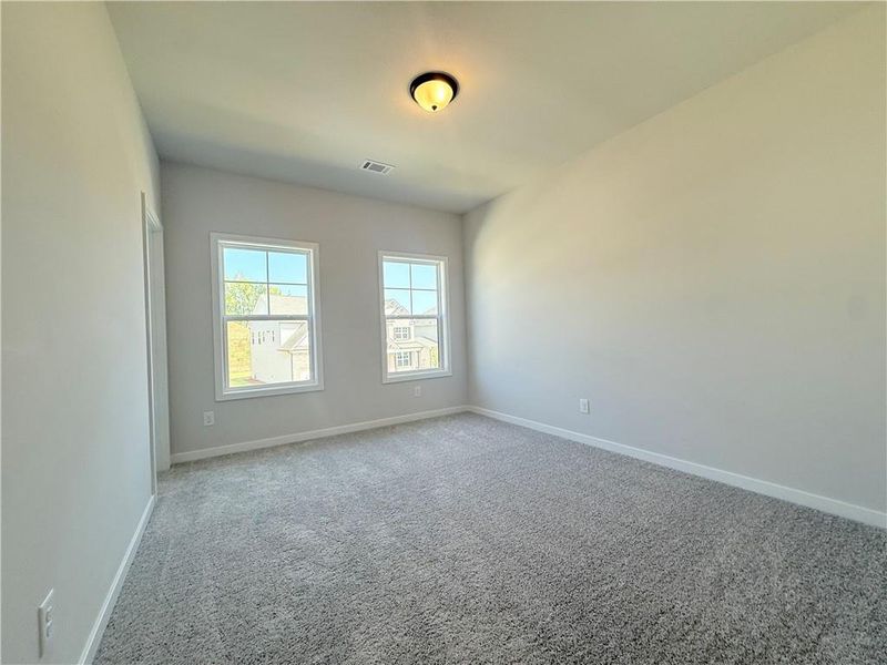 Spacious, unfurnished interior of a new home in , Gainesville (Image 32).