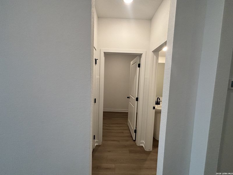 Spacious, unfurnished interior of a new home in Saddlebrook Ranch, Schertz (Image 18).