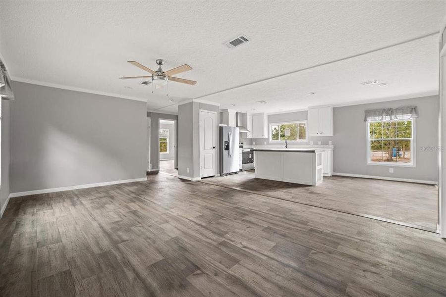 Spacious, unfurnished interior of a new home in , Okeechobee (Image 13).