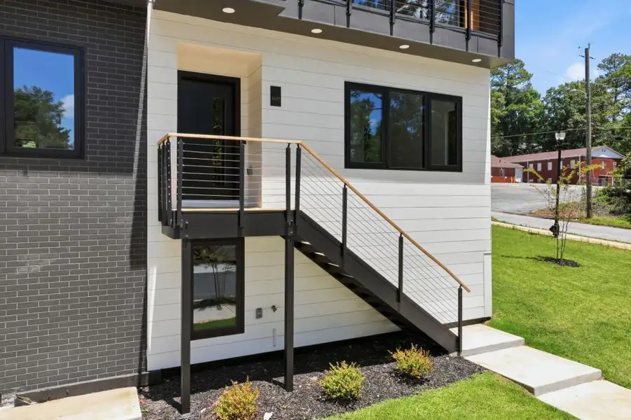 Exterior details and patio area of a home in , Decatur (Image 3).