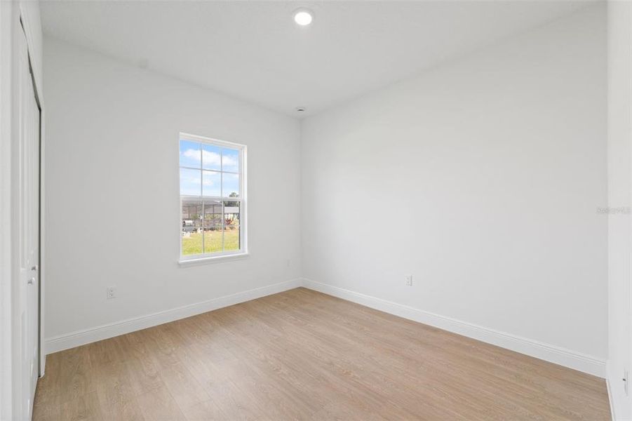 Spacious, unfurnished interior of a new home in , Ocala (Image 13).