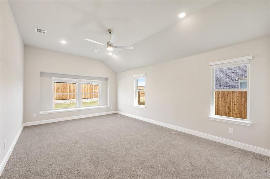 Spacious, unfurnished interior of a new home in Sonoma Verde, McLendon-Chisholm (Image 17).