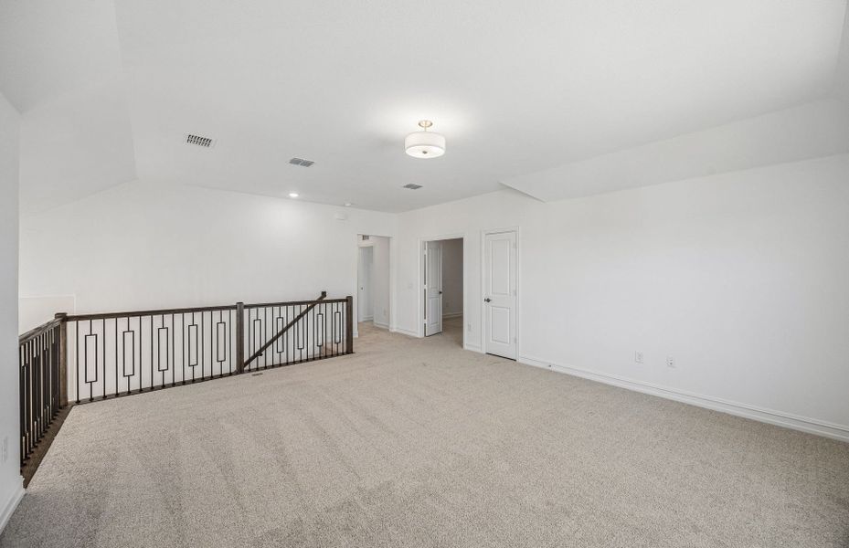 Spacious, unfurnished interior of a new home in Pinnacle at Legacy Hills, Celina (Image 19).