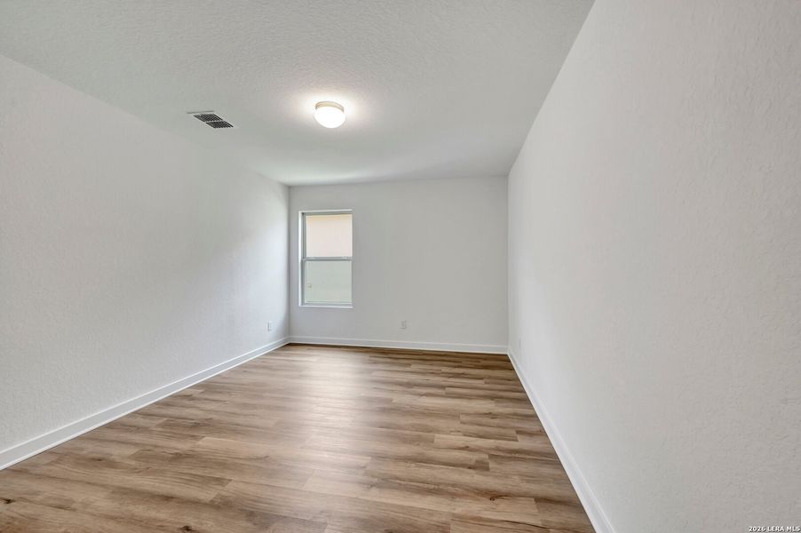 Spacious, unfurnished interior of a new home in Legacy Hills, San Antonio (Image 31).