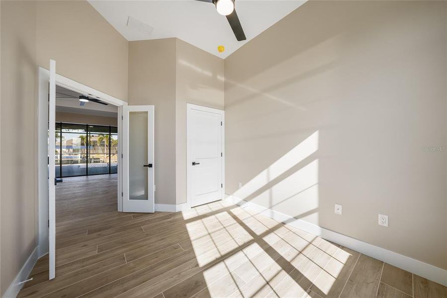 Spacious, unfurnished interior of a new home in , Port Charlotte (Image 33).