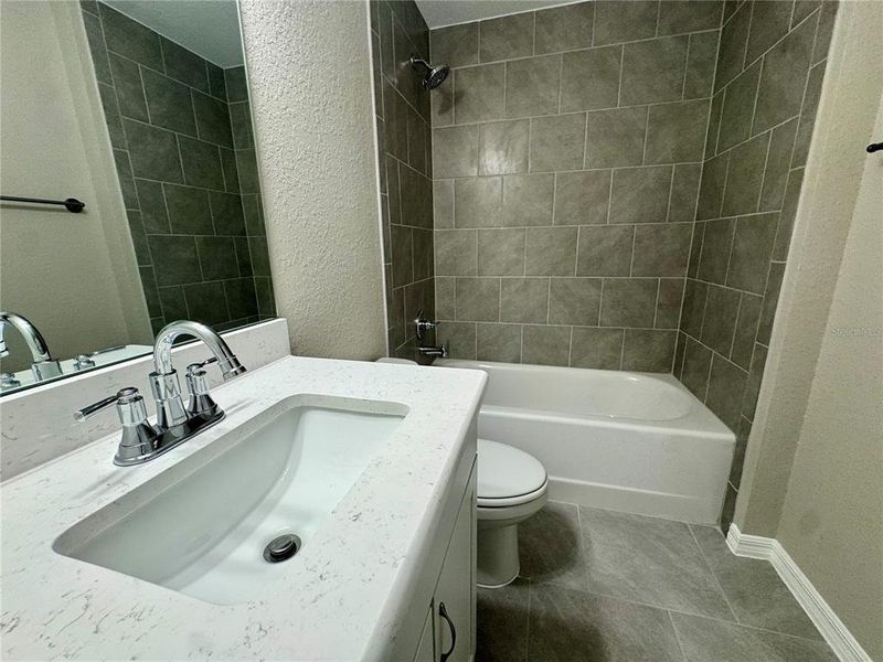Furnished interior view inside a new home in , Dunnellon (Image 10).