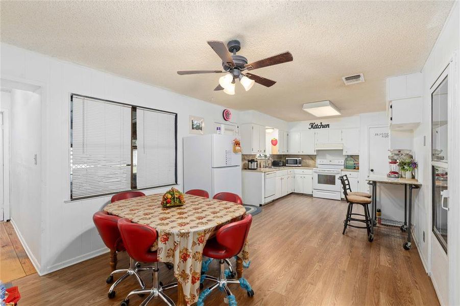 Furnished interior view inside a new home in , Brownwood (Image 7).