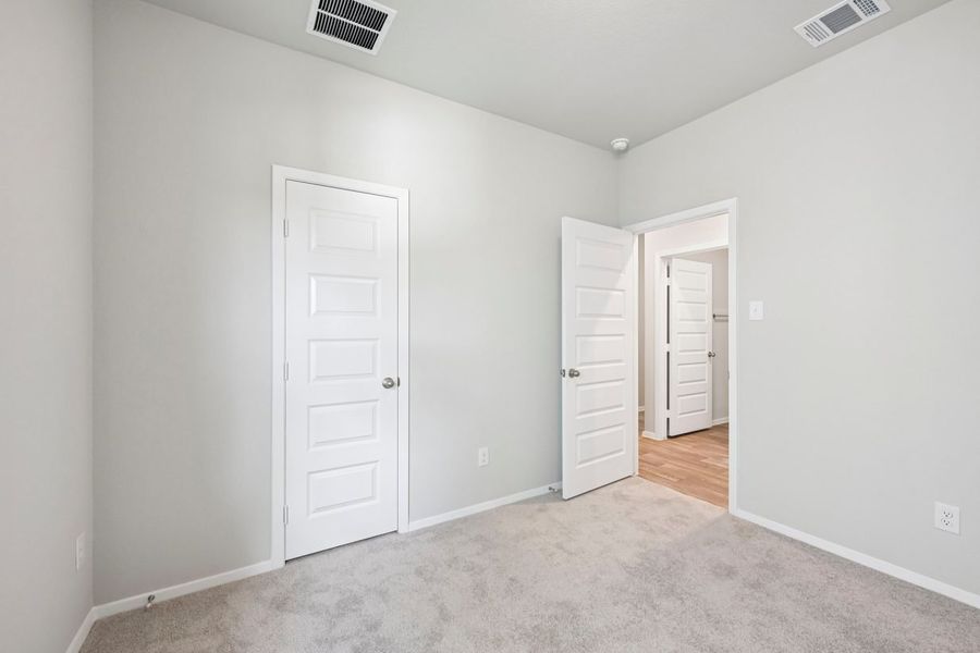 Spacious, unfurnished interior of a new home in Cascade, Liberty Hill (Image 18).