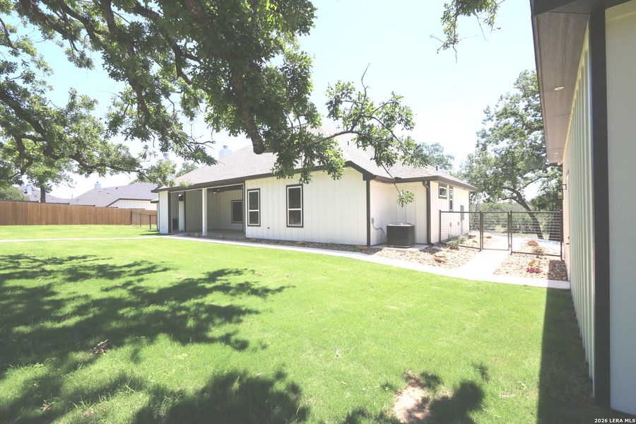 Exterior details and patio area of a home in , La Vernia (Image 60).