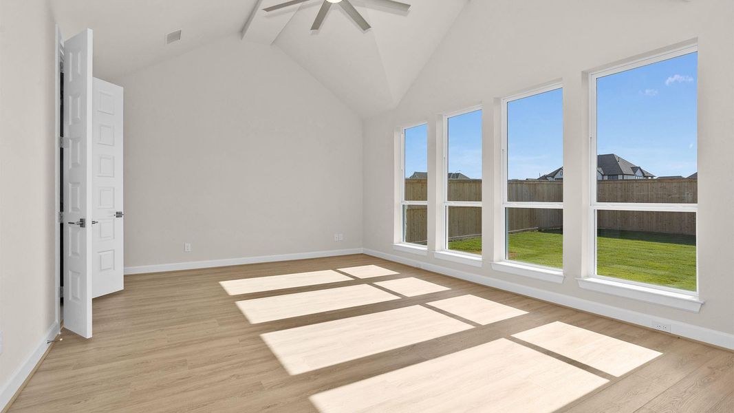 Spacious, unfurnished interior of a new home in Fulshear Lakes, Fulshear (Image 12). Spacious, unfurnished interior of a new home in Fulshear Lakes, Fulshear (Image 12).