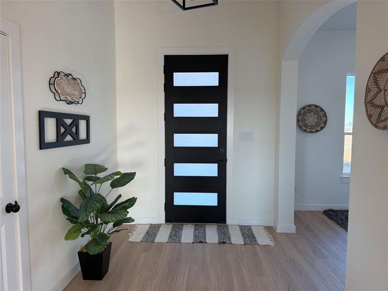 Furnished interior view inside a new home in , Waxahachie (Image 35).