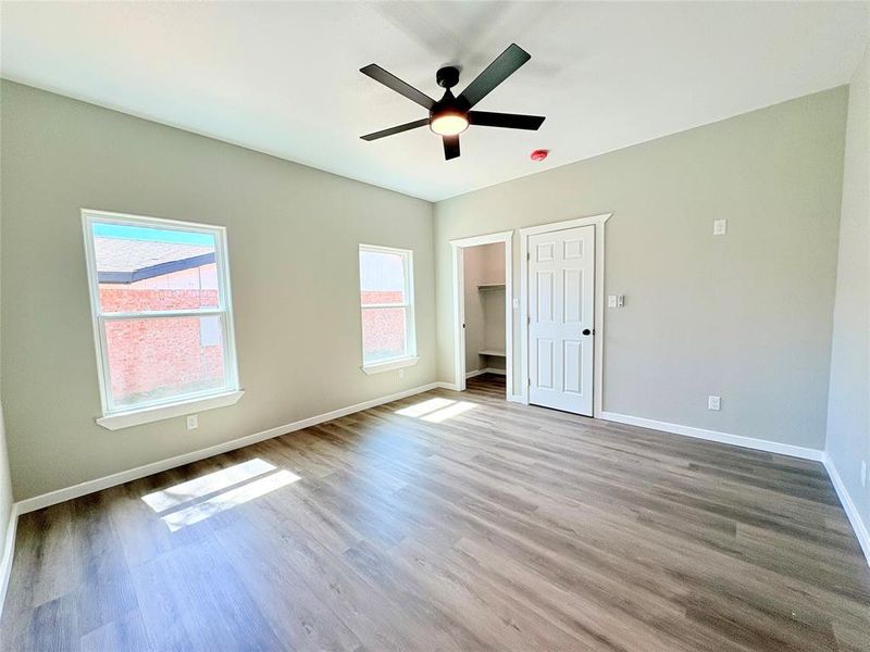 Spacious, unfurnished interior of a new home in , Graham (Image 35).