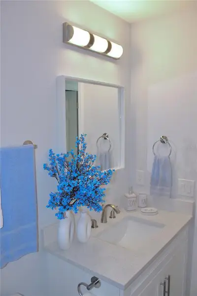 Close-up of interior finishes inside a home in , Dunnellon (Image 22).