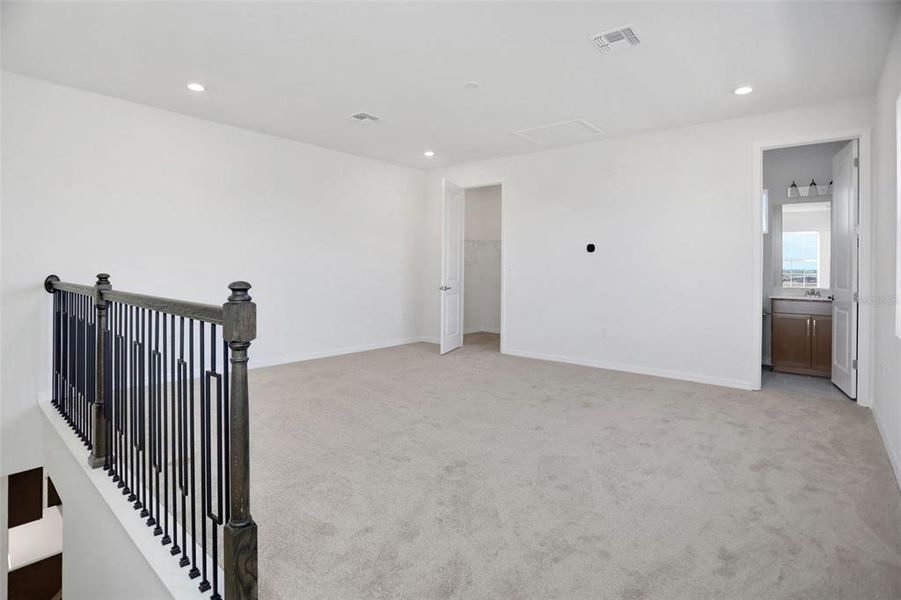 Spacious, unfurnished interior of a new home in Turnleaf, Punta Gorda (Image 18).