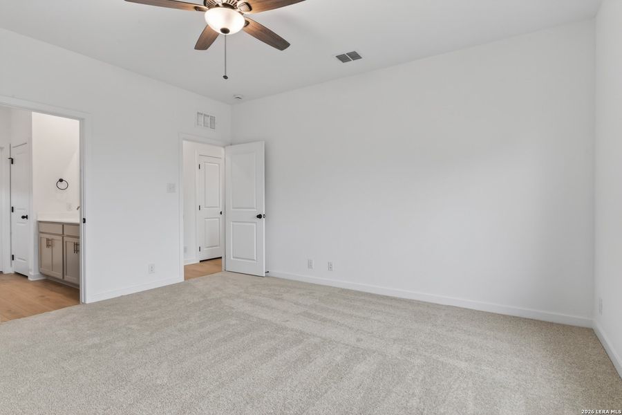 Spacious, unfurnished interior of a new home in Saddlebrook Ranch, Schertz (Image 20).