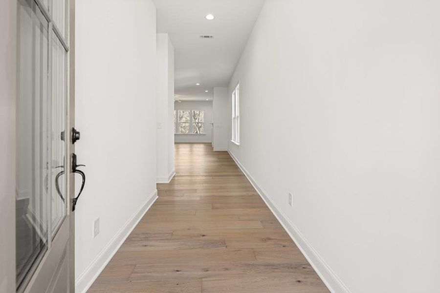 Spacious, unfurnished interior of a new home in East Harbor II at Chestatee, Dawsonville (Image 53).