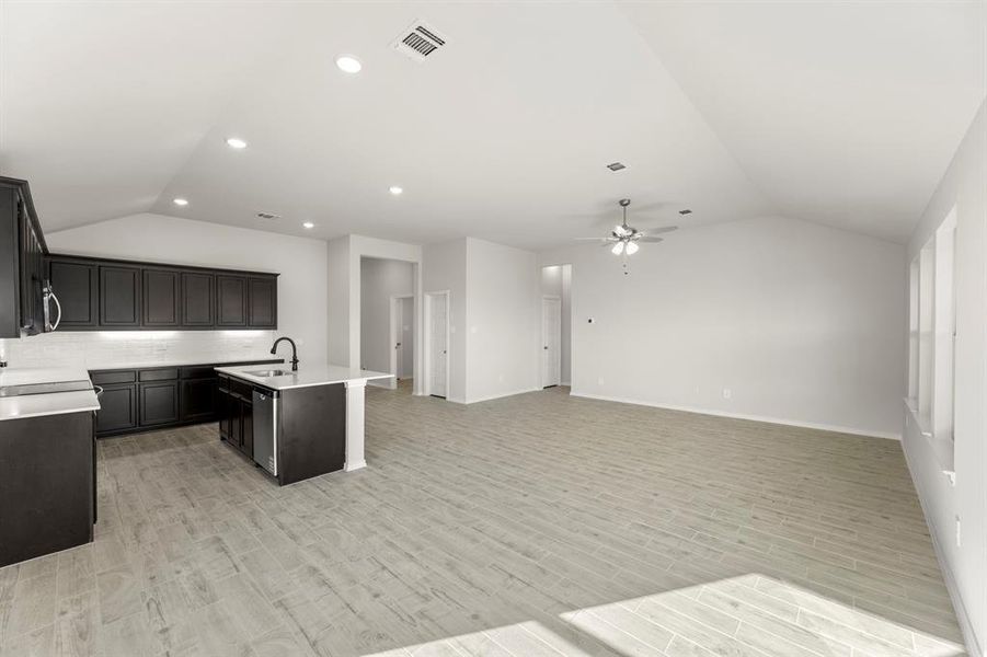 17. 7704 Kingfisher - Dining (3)