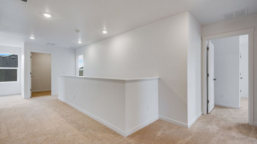 Spacious, unfurnished interior of a new home in Silver Peaks, Lochbuie (Image 23). Spacious, unfurnished interior of a new home in Silver Peaks, Lochbuie (Image 23).