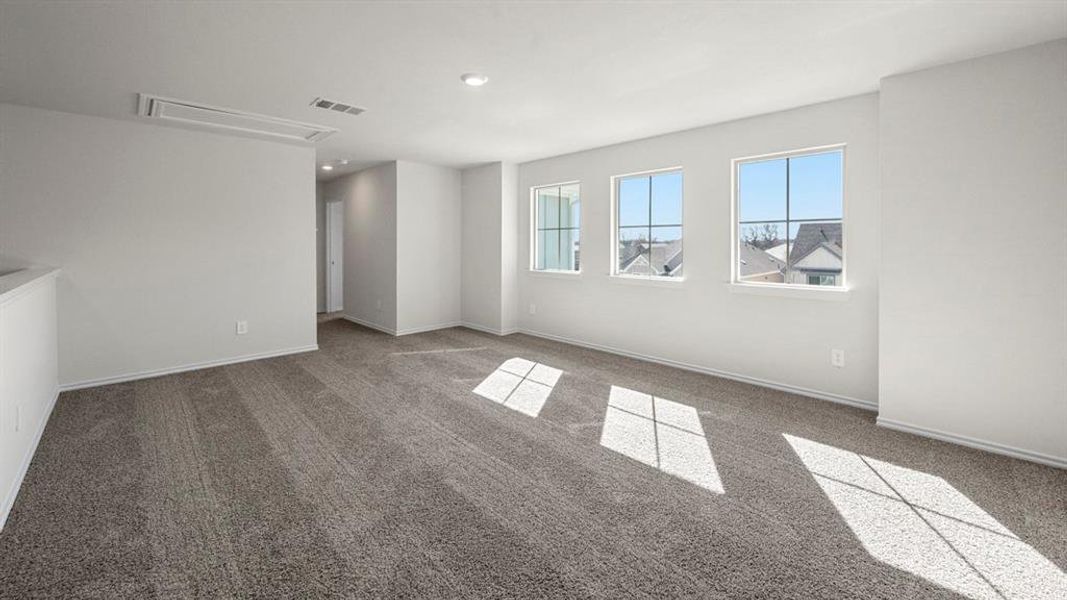 Spacious, unfurnished interior of a new home in Enclave at Pecan Creek, Providence Village (Image 33).