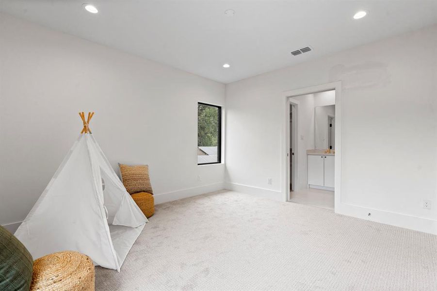 Image 39 of a home in . Image 39 of a home in .