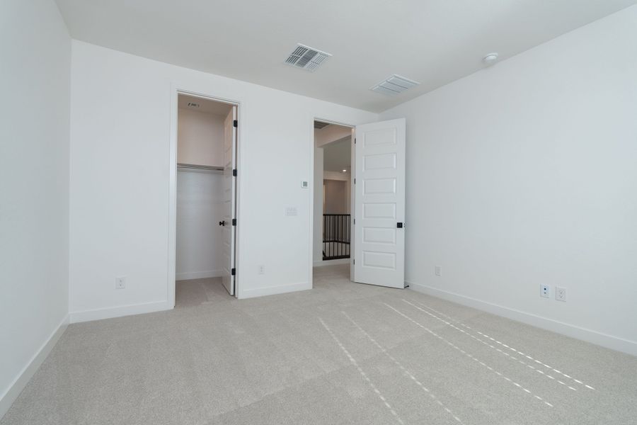 Spacious, unfurnished interior of a new home in Terraza, San Tan Valley (Image 19). Spacious, unfurnished interior of a new home in Terraza, San Tan Valley (Image 19).