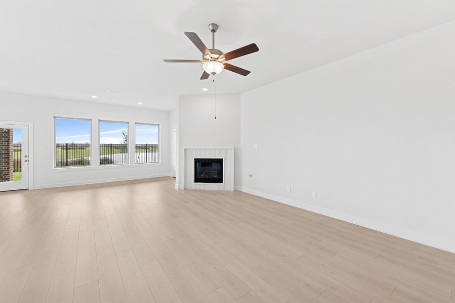 Spacious, unfurnished interior of a new home in Meridiana 55' Homesites, Manvel (Image 21). Spacious, unfurnished interior of a new home in Meridiana 55' Homesites, Manvel (Image 21).