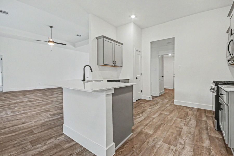 Furnished interior view inside a new home in , Angleton (Image 9).