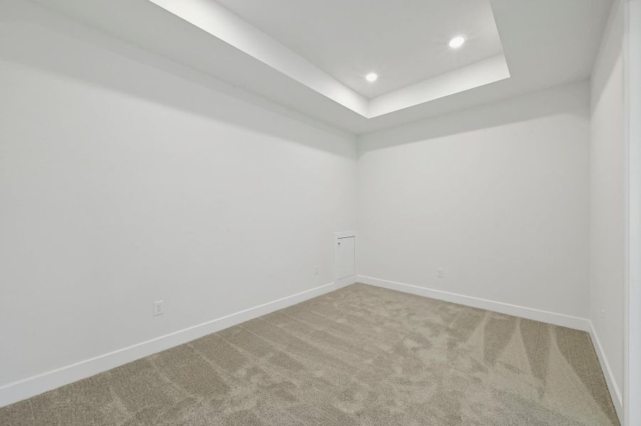 Spacious, unfurnished interior of a new home in Lakeside at Tessera, Lago Vista (Image 21).