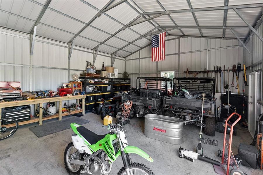 Garage/Workshop