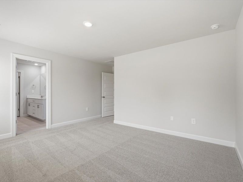 Spacious, unfurnished interior of a new home in Village at White Pine, Pendleton (Image 16). Spacious, unfurnished interior of a new home in Village at White Pine, Pendleton (Image 16).