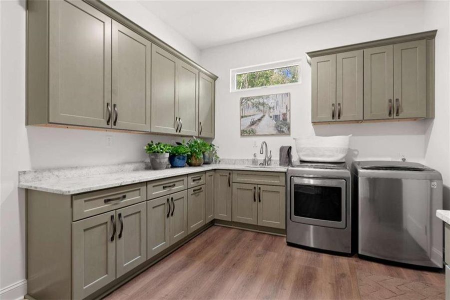 Furnished interior view inside a new home in , Whitesburg (Image 42).
