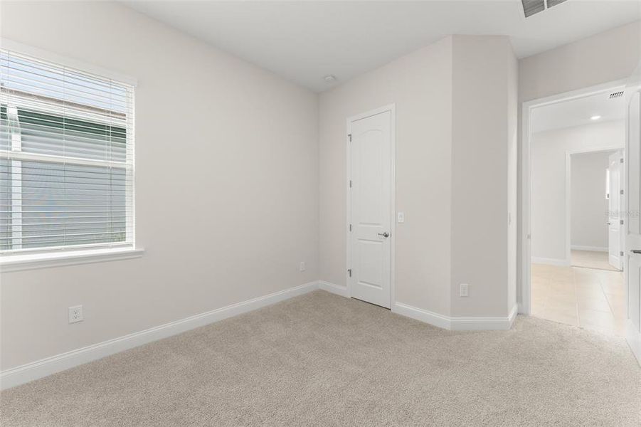 Spacious, unfurnished interior of a new home in , Orlando (Image 20).