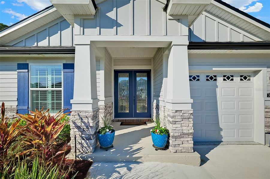 Exterior details and patio area of a home in , Green Cove Springs (Image 4).