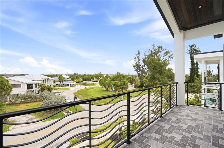 Exterior details and patio area of a home in , Englewood (Image 33).